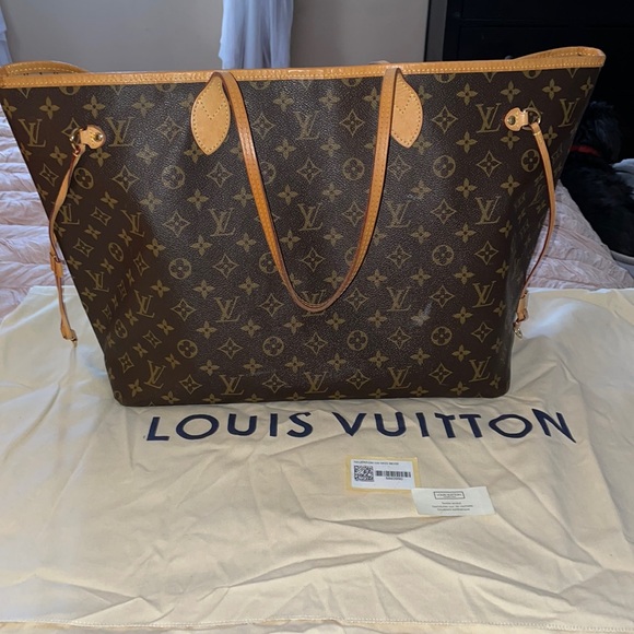 Louis Vuitton Handbags - Louis Vuitton GM Neverfull